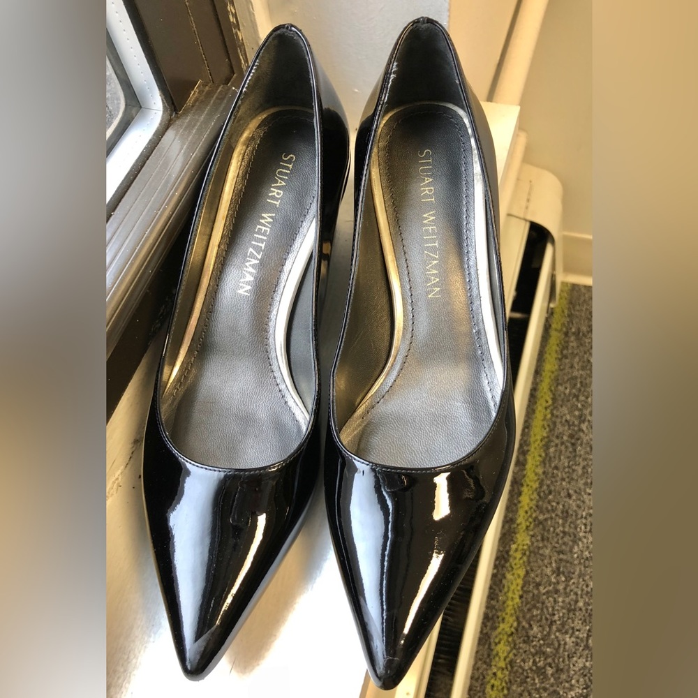 stuart weitzman patent mid heel pumps